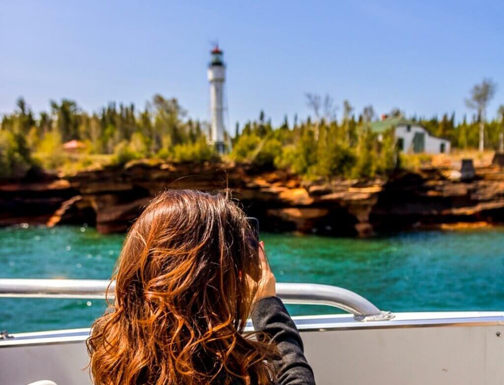 Apostle Islands Tour History: Devils Island Lighthouse from cruise