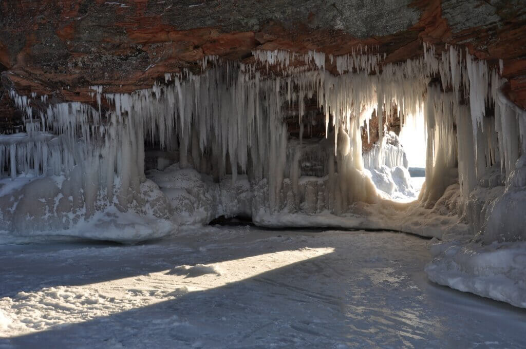 Best Hikes in Apostle Islands: Meyers Beach Sea Caves